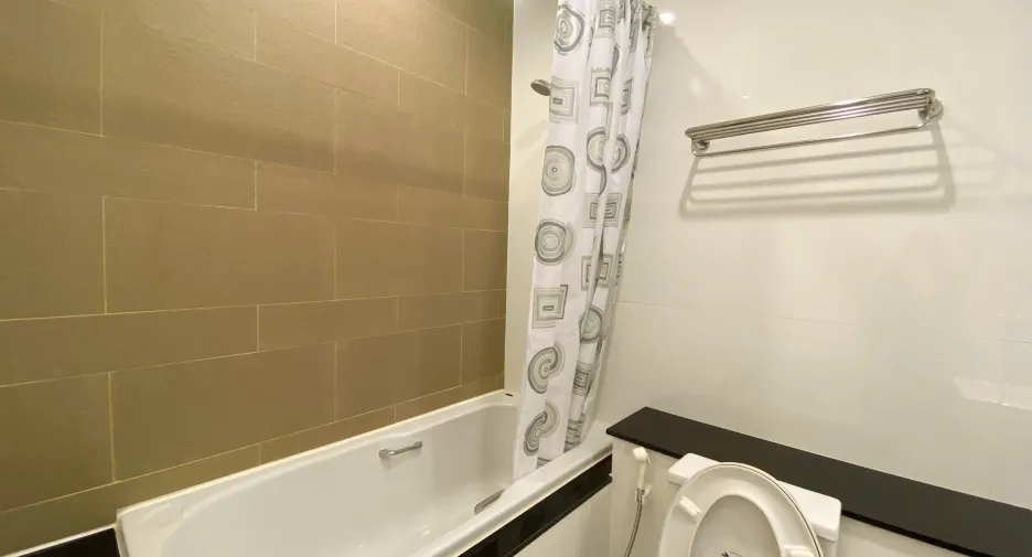 For rent 2 ベッドルーム condo in Pathum Wan, Bangkok