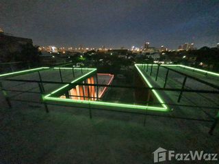 Haus zur Miete mit 5 Zimmer in Phra Khanong, Bangkok