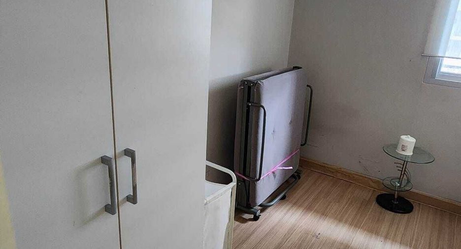 For rent 2 bedrooms condo in Pathum Wan, Bangkok