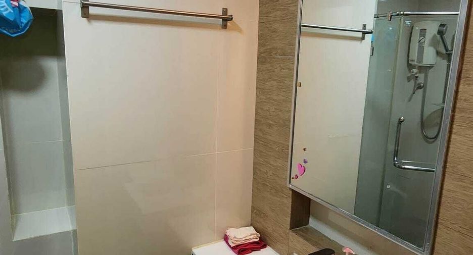 For rent 2 bedrooms condo in Pathum Wan, Bangkok