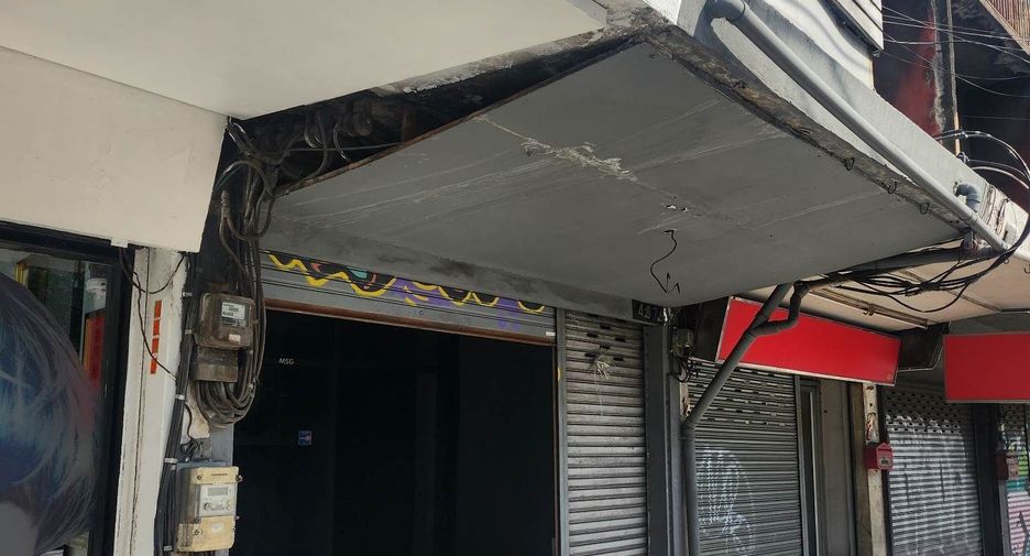 For rent 3 bedrooms retail Space in Khlong Toei, Bangkok