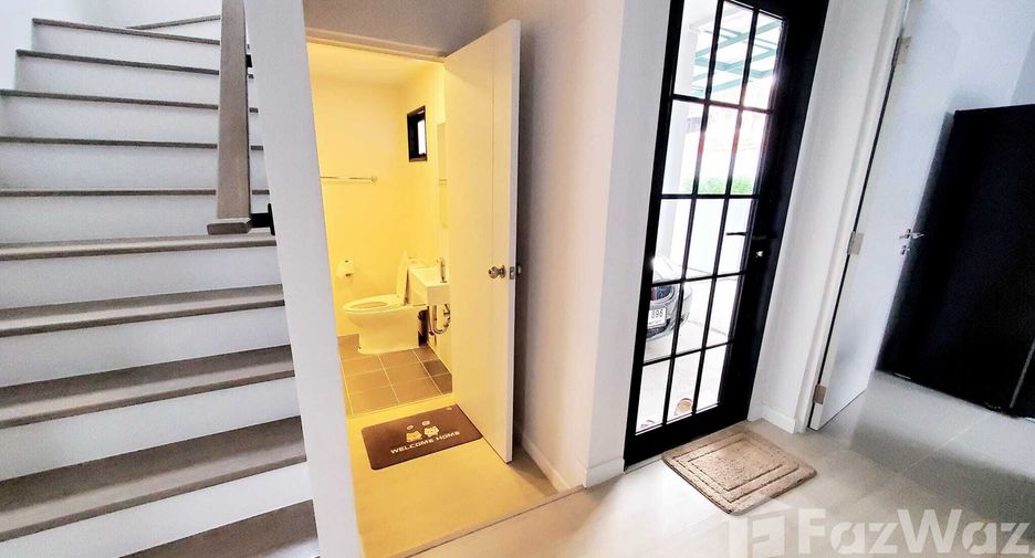 Casa en alquiler de 3 habitaciones en Lat Krabang, Bangkok