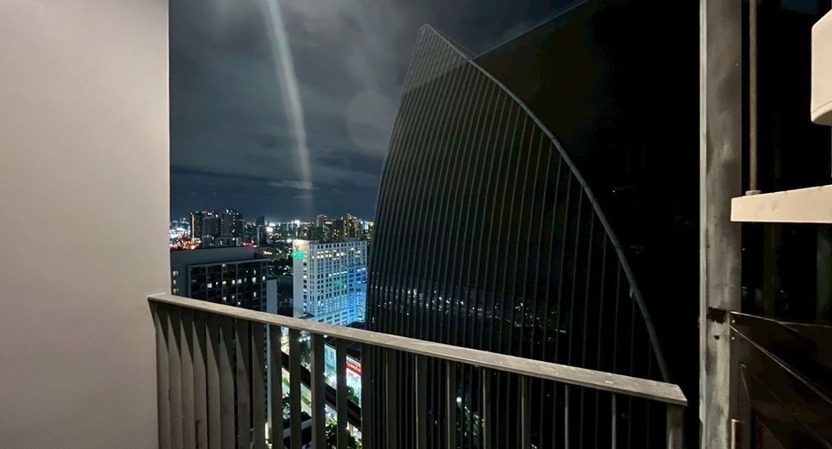 For rent 2 bedrooms condo in Phaya Thai, Bangkok
