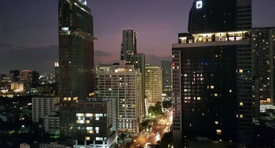 For rent 1 bed condo in Pathum Wan, Bangkok