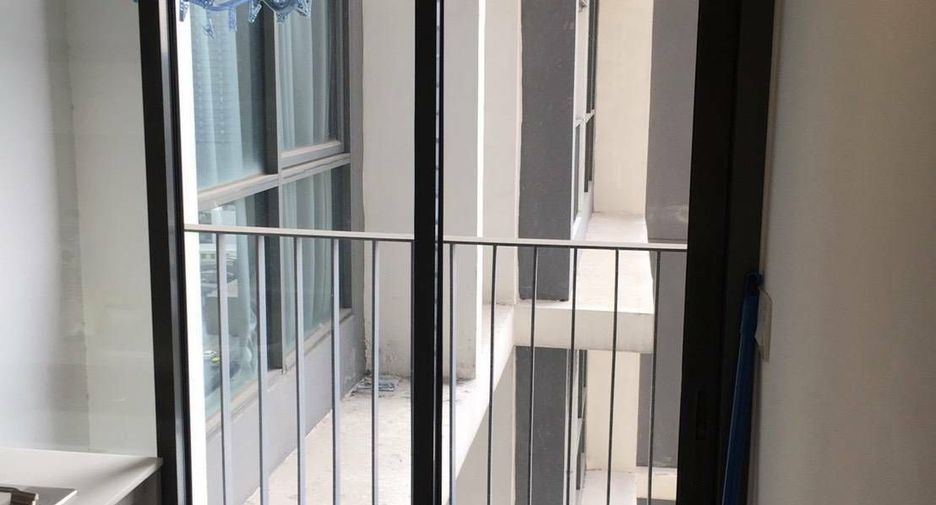 For rent studio condo in Huai Khwang, Bangkok