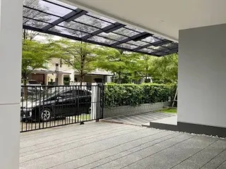 For rent 4 bedrooms house in Bang Khun Thian, Bangkok