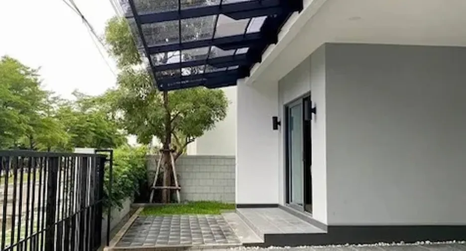 Haus zur Miete mit 4 Zimmer in Bang Khun Thian, Bangkok
