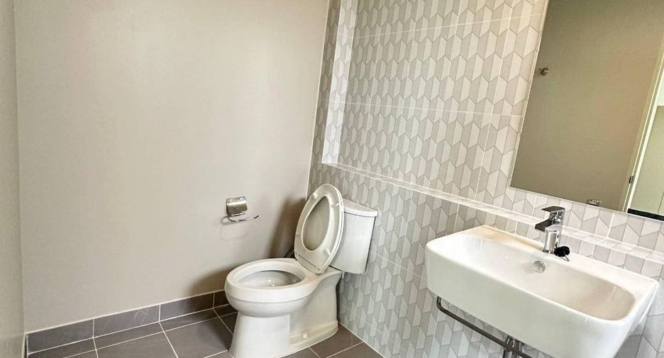 For rent 4 bedrooms house in Khan Na Yao, Bangkok