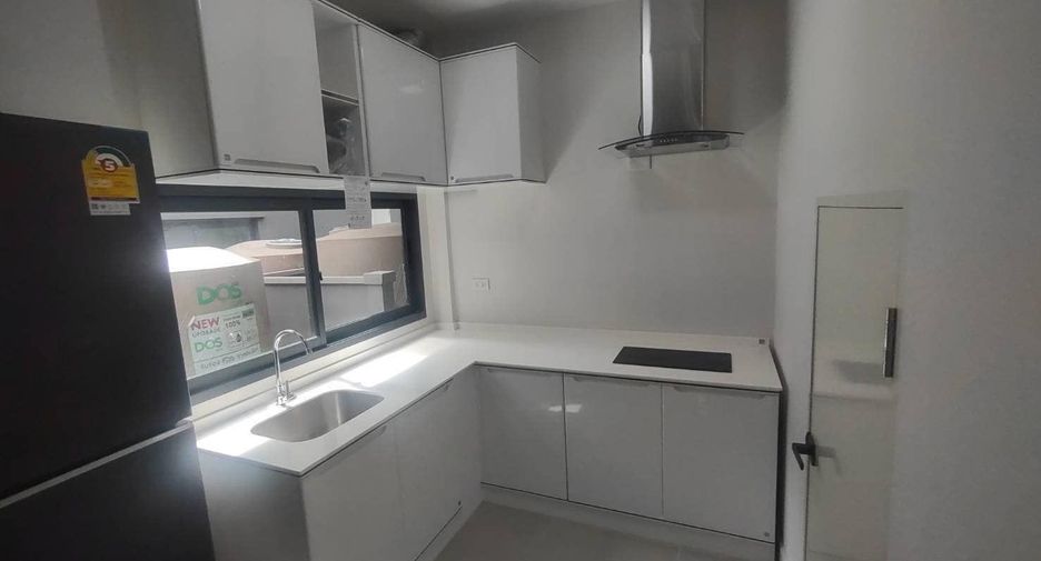 Casa en alquiler de 4 habitaciones en Khan Na Yao, Bangkok