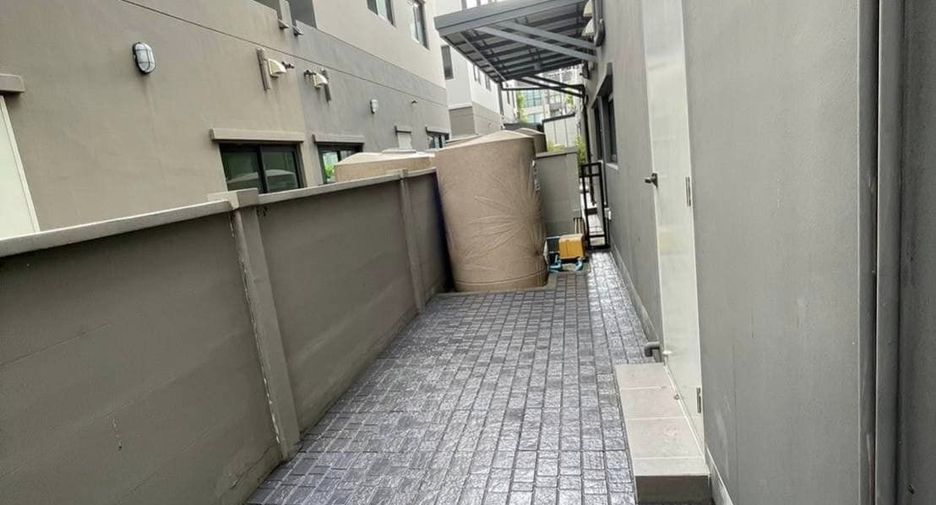 Casa en alquiler de 4 habitaciones en Khan Na Yao, Bangkok