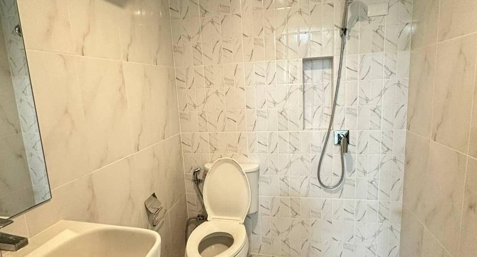 For rent 4 bedrooms house in Khan Na Yao, Bangkok