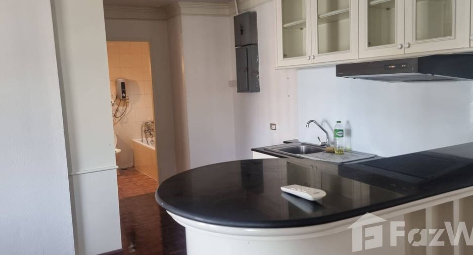 For rent 2 bedrooms apartment in Watthana, Bangkok