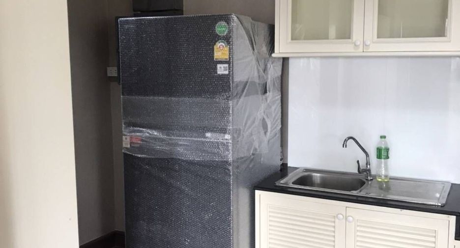 For rent 2 bedrooms apartment in Watthana, Bangkok