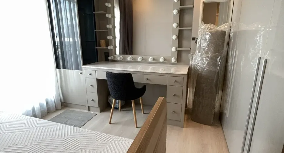 For rent 2 bedrooms condo in Phaya Thai, Bangkok