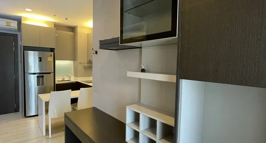 For rent 2 bedrooms condo in Phaya Thai, Bangkok