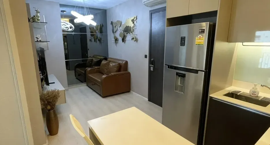 For rent 2 bedrooms condo in Phaya Thai, Bangkok