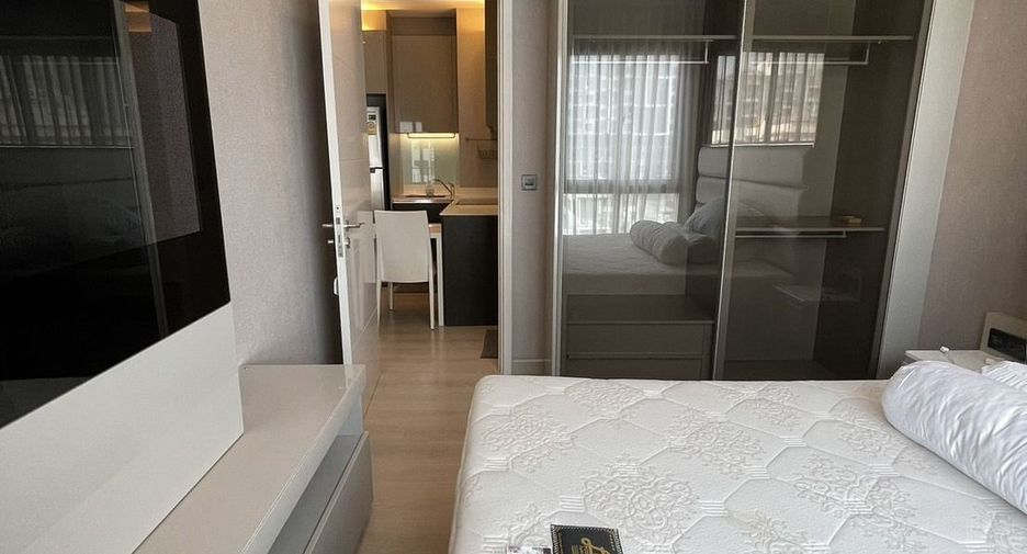 For rent 2 bedrooms condo in Phaya Thai, Bangkok