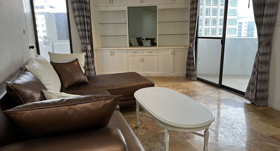 For rent 2 bedrooms condo in Watthana, Bangkok