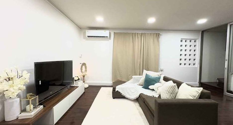 出租 5 卧室 独立屋 在 Chatuchak, 曼谷
