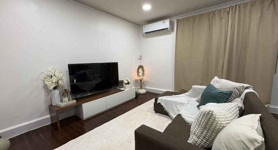 出租 5 卧室 独立屋 在 Chatuchak, 曼谷