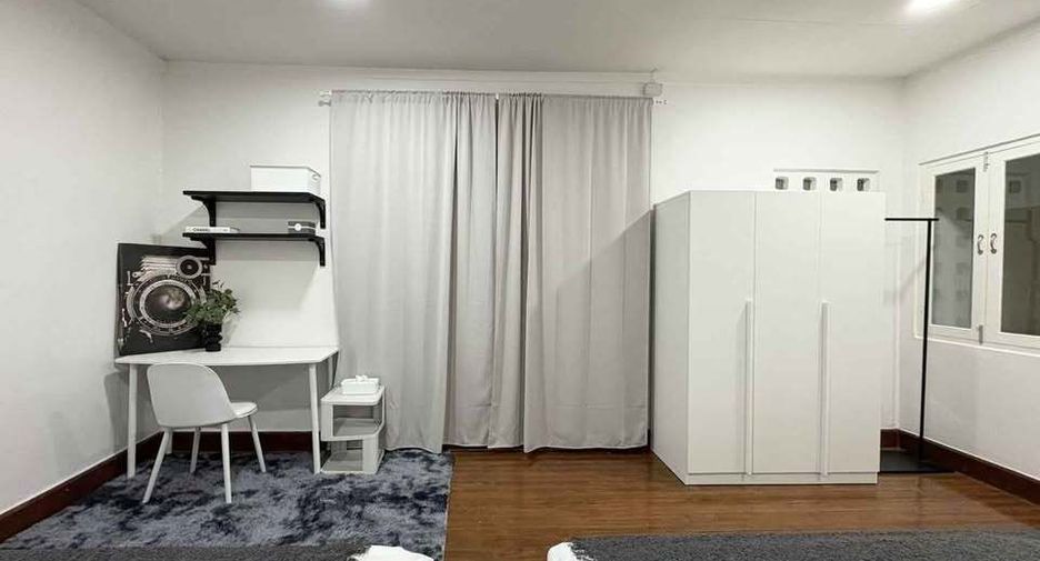 出租 5 卧室 独立屋 在 Chatuchak, 曼谷