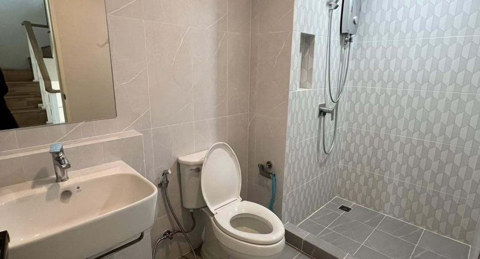 For rent 3 bedrooms house in Prawet, Bangkok