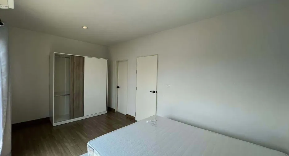 For rent 3 bedrooms house in Prawet, Bangkok
