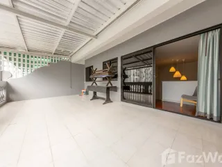 For rent 4 bedrooms townhouse in Yan Nawa, Bangkok