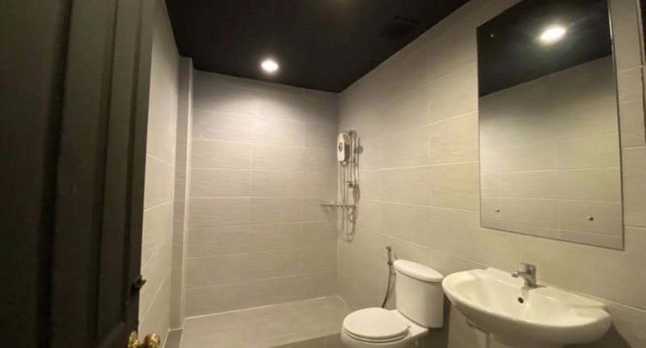 For rent 3 bedrooms townhouse in Bang Kapi, Bangkok