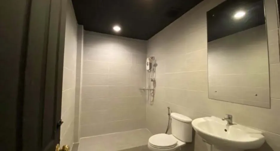 For rent 3 bedrooms townhouse in Bang Kapi, Bangkok