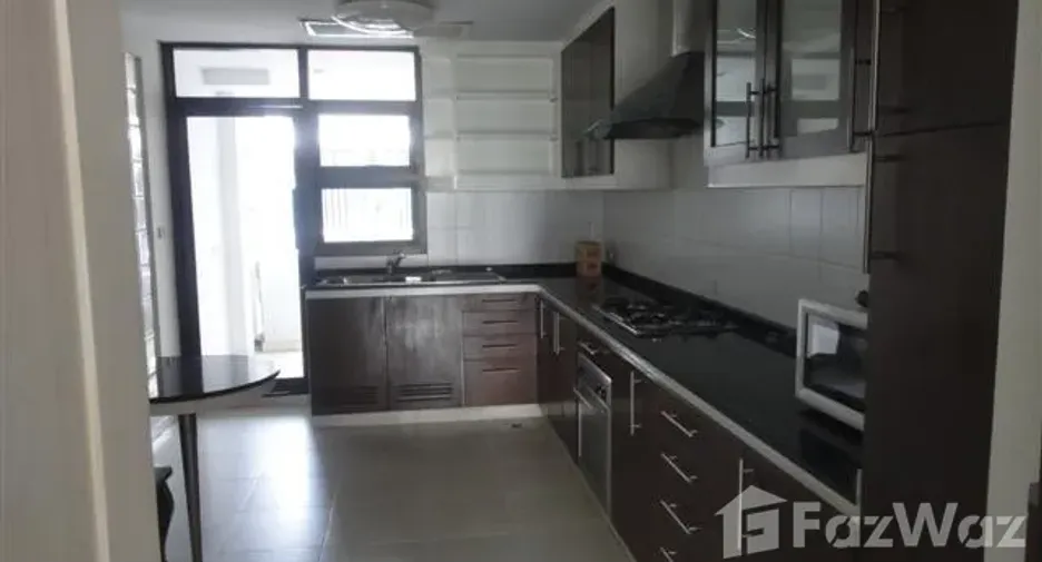 For rent 3 bedrooms condo in Khlong Toei, Bangkok