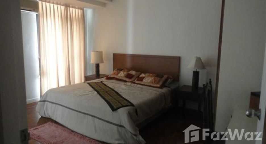 For rent 3 bedrooms condo in Khlong Toei, Bangkok