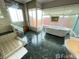 Casa en alquiler de 5 habitaciones en Mueang Samut Prakan, Samut Prakan