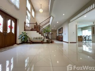 Casa en alquiler de 5 habitaciones en Mueang Samut Prakan, Samut Prakan