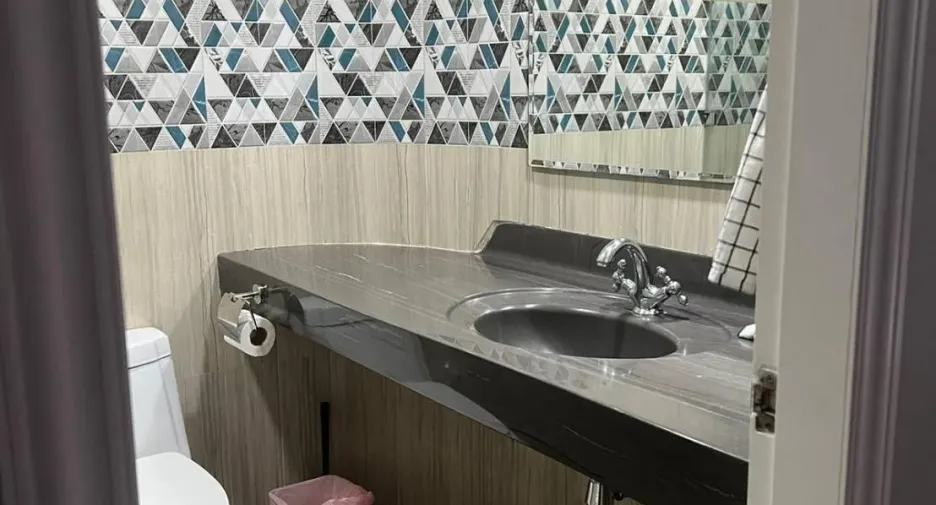 For rent 2 bedrooms condo in Watthana, Bangkok