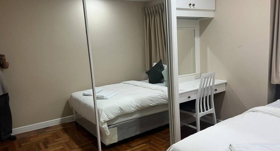 For rent 2 bedrooms condo in Watthana, Bangkok
