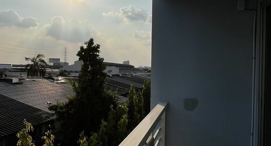 For rent 2 bedrooms condo in Suan Luang, Bangkok