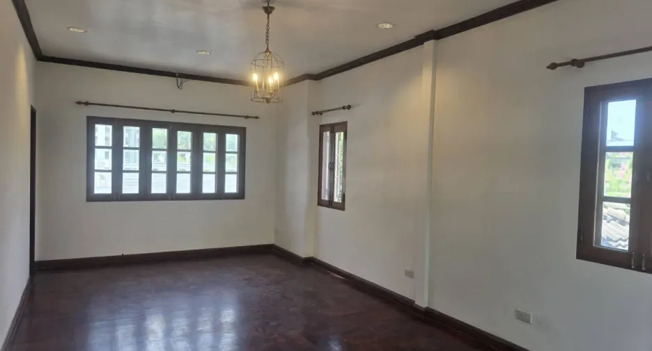 For rent 4 ベッドルーム house in Phra Khanong, Bangkok