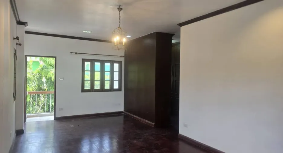 For rent 4 ベッドルーム house in Phra Khanong, Bangkok