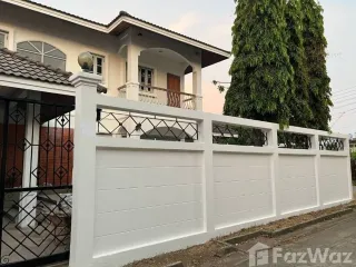 Casa en alquiler de 4 habitaciones en Phra Khanong, Bangkok