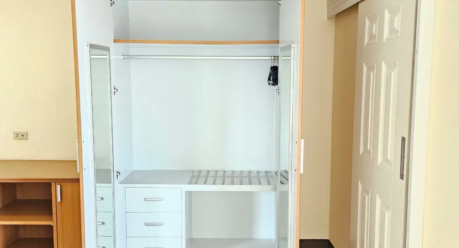 For rent 2 bedrooms apartment in Suan Luang, Bangkok