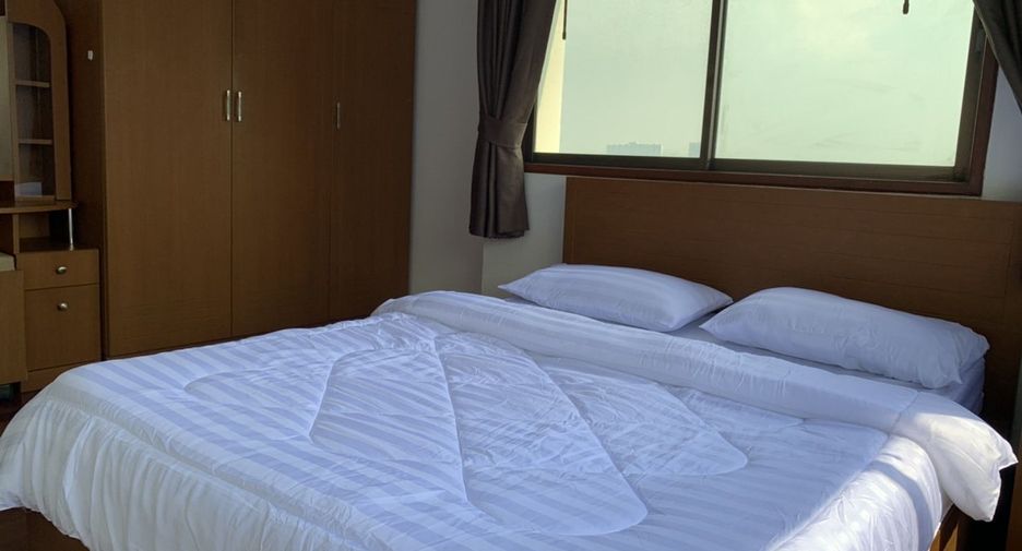 For rent 2 bedrooms condo in Watthana, Bangkok