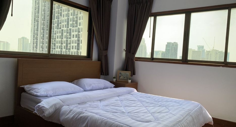 For rent 2 bedrooms condo in Watthana, Bangkok