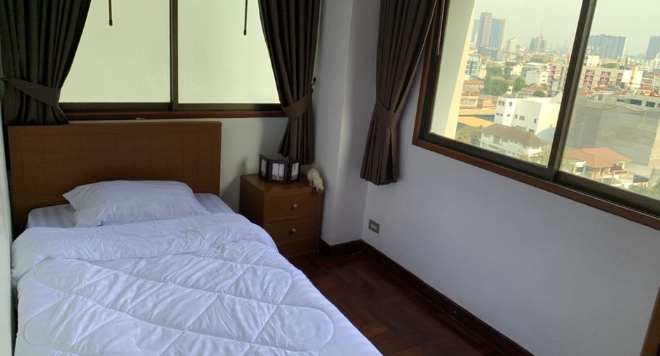 For rent 2 bedrooms condo in Watthana, Bangkok