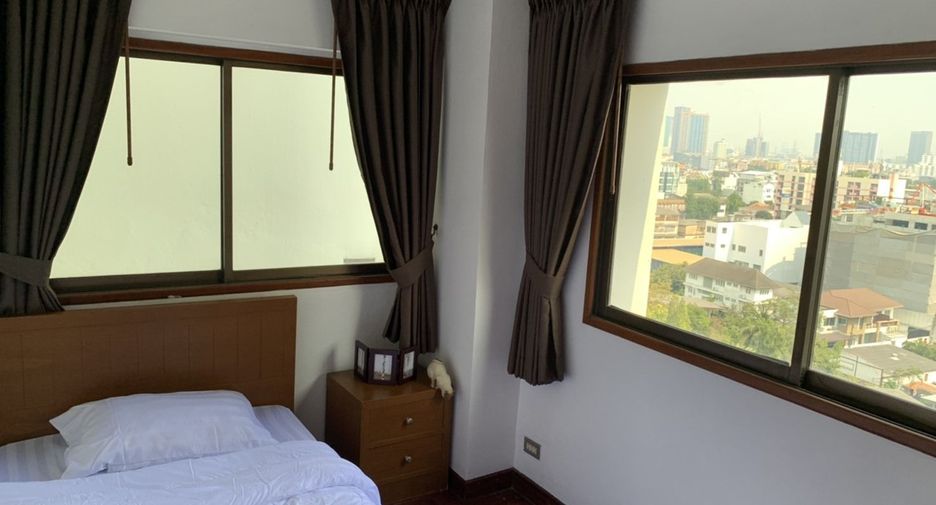 For rent 2 bedrooms condo in Watthana, Bangkok