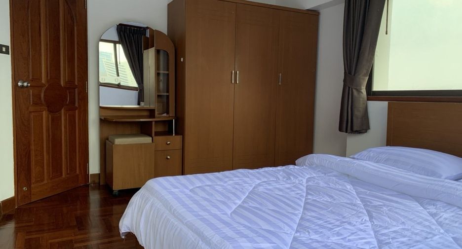 For rent 2 bedrooms condo in Watthana, Bangkok