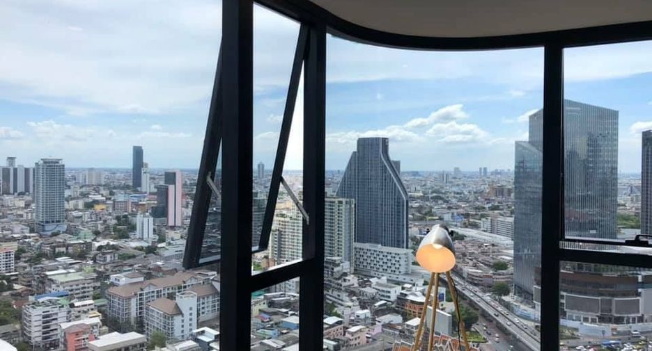 Condo en alquiler de 2 habitaciones en Bang Rak, Bangkok