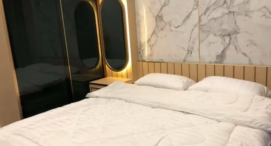 For rent 2 bedrooms condo in Bang Rak, Bangkok