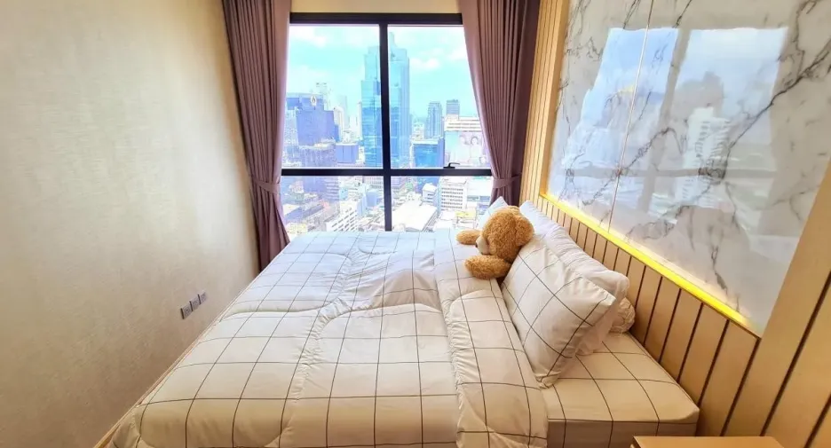 For rent 2 bedrooms condo in Bang Rak, Bangkok