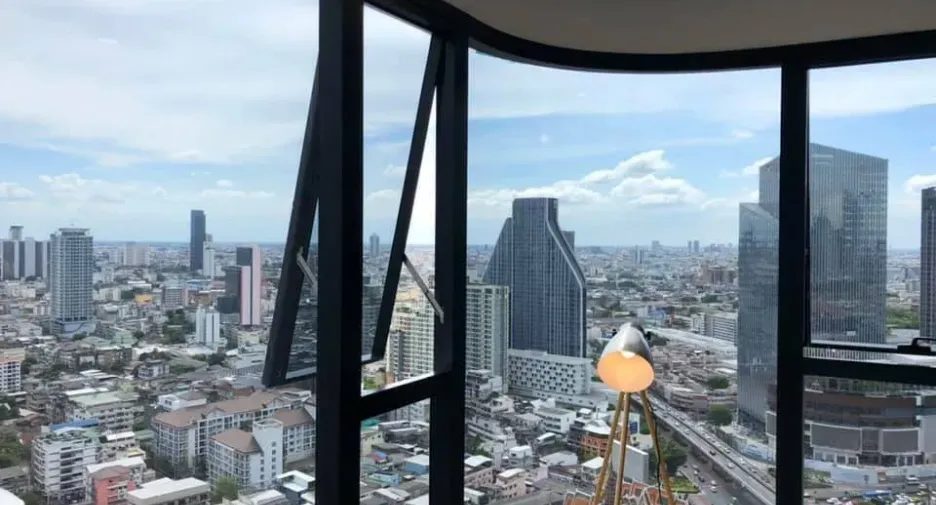 For rent 2 bedrooms condo in Bang Rak, Bangkok